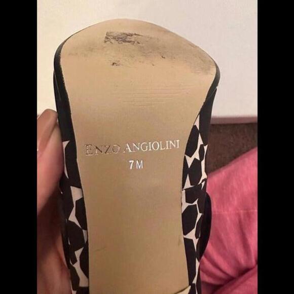 Enzo Angiolini high heels with black and white design, bow, and peep toe - Picture 4 of 4